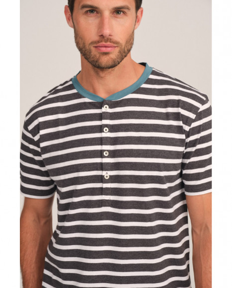 Pijama hombre gris con rayas y cuello azul Pijama hombre gris con rayas y cuello azul