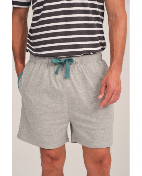 Pijama hombre gris con rayas y cuello azul Pijama hombre gris con rayas y cuello azul