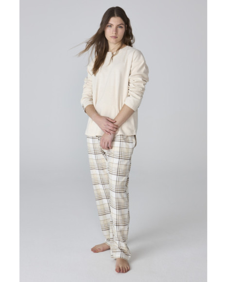Pijama mujer con pantalón de cuadros y camiseta abotonada Pijama mujer con pantalón de cuadros y camiseta abotonada