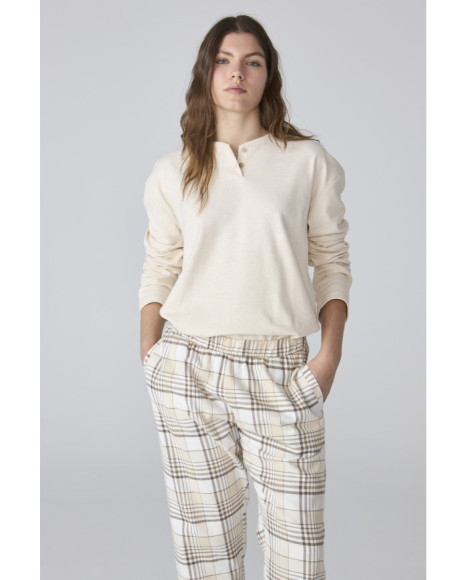 Pijama mujer con pantalón de cuadros y camiseta abotonada Pijama mujer con pantalón de cuadros y camiseta abotonada