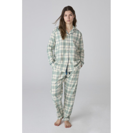 Pijama largo para mujer en blanco con diseño en cuadros verdes Pijama largo para mujer en blanco con diseño en cuadros verdes