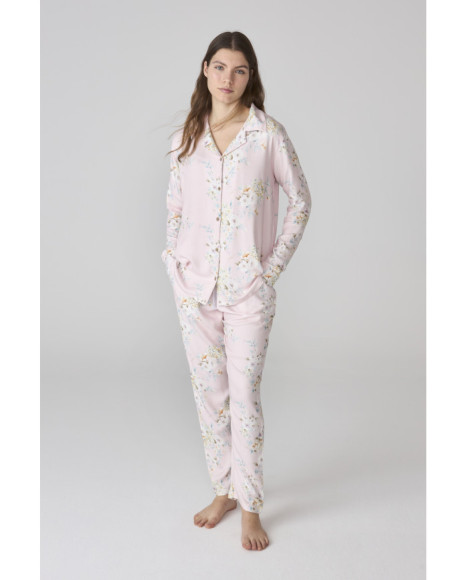 Pijama largo para mujer en rosa con estampado floral Pijama largo para mujer en rosa con estampado floral