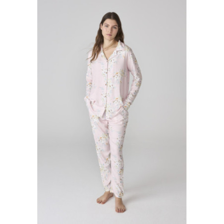 Pijama largo para mujer en rosa con estampado floral Pijama largo para mujer en rosa con estampado floral