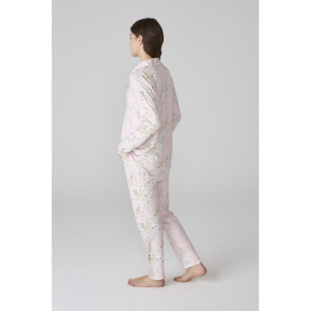 Pijama largo para mujer en rosa con estampado floral Pijama largo para mujer en rosa con estampado floral