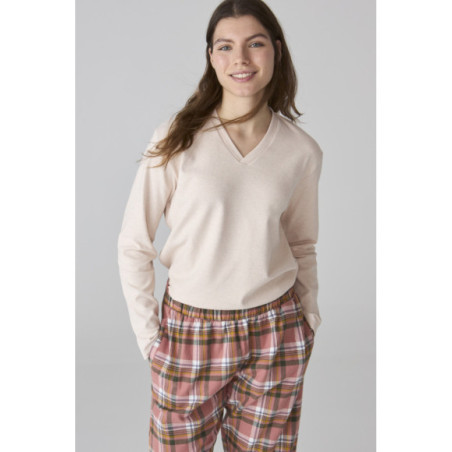 Conjunto de pijama de mujer en tono beige y cuadros rosas Conjunto de pijama de mujer en tono beige y cuadros rosas