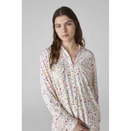 Pijama largo de mujer en blanco con estampado floral multicolor Pijama largo de mujer en blanco con estampado floral multicolor