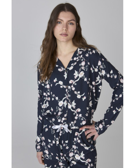 Pijama de mujer largo en azul marino con estampado floral Pijama de mujer largo en azul marino con estampado floral