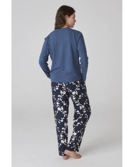 Pijama de mujer con camiseta azul y pantalón estampado floral en azul marino Pijama de mujer con camiseta azul y pantalón estampado floral en azul marino