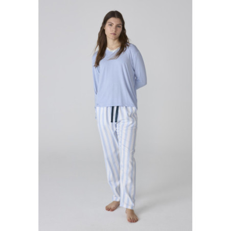 Pijama de mujer con camiseta azul y pantalón largo a rayas Pijama de mujer con camiseta azul y pantalón largo a rayas