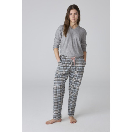 Pijama de mujer con pantalón de cuadros y camiseta de manga larga Pijama de mujer con pantalón de cuadros y camiseta de manga larga