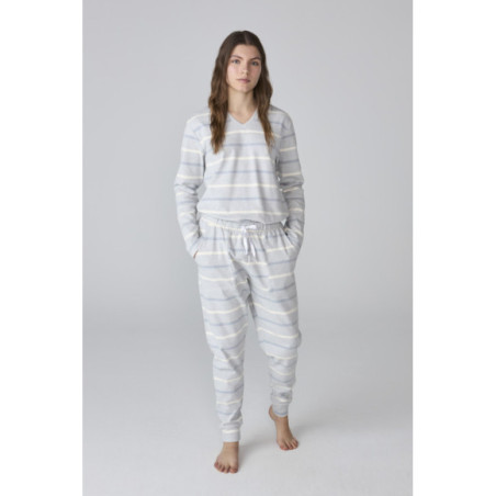 Pijama de mujer con rayas en tonos grises y azul claro Pijama de mujer con rayas en tonos grises y azul claro