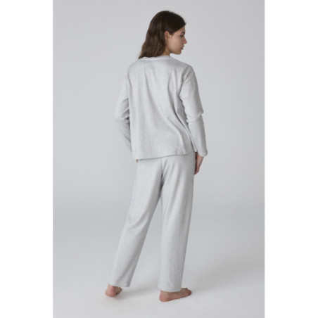 Pijama de mujer gris con camiseta henley y pantalón largo Pijama de mujer gris con camiseta henley y pantalón largo