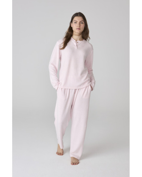 Pijama para mujer de felpa rosa claro y cuello henley
