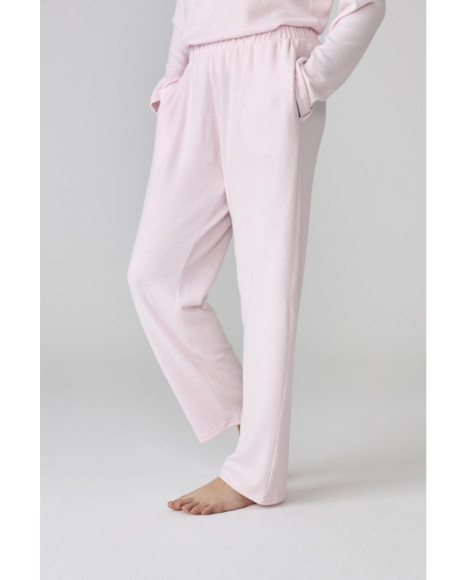 Pijama para mujer de felpa rosa claro y cuello henley Pijama para mujer de felpa rosa claro y cuello henley