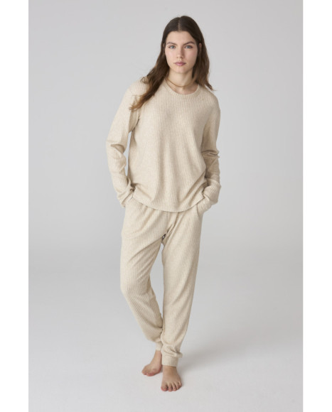Pijama largo de mujer en beige de punto canalé con pantalón largo