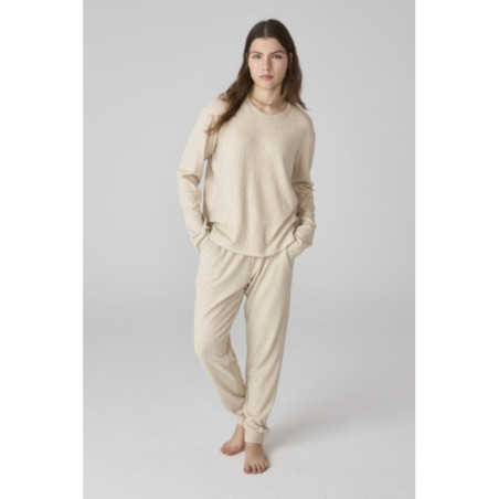 Pijama largo de mujer en beige de punto canalé con pantalón largo Pijama largo de mujer en beige de punto canalé con pantalón largo