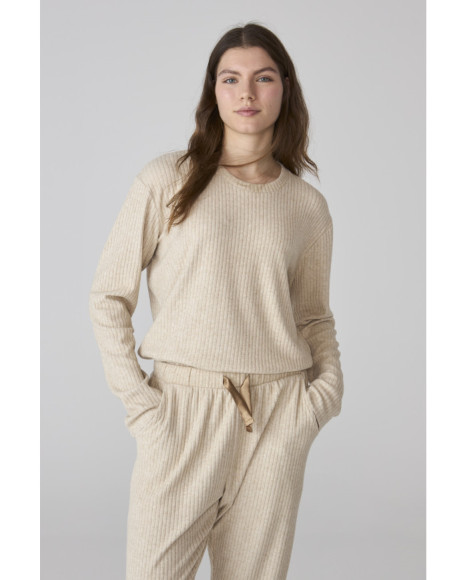 Pijama largo de mujer en beige de punto canalé con pantalón largo Pijama largo de mujer en beige de punto canalé con pantalón largo