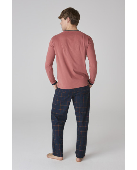 Pijama largo para hombre con camiseta coral y pantalón a cuadros Pijama largo para hombre con camiseta coral y pantalón a cuadros