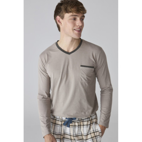 Pijama largo para hombre con camiseta taupe y pantalón a cuadros Pijama largo para hombre con camiseta taupe y pantalón a cuadros