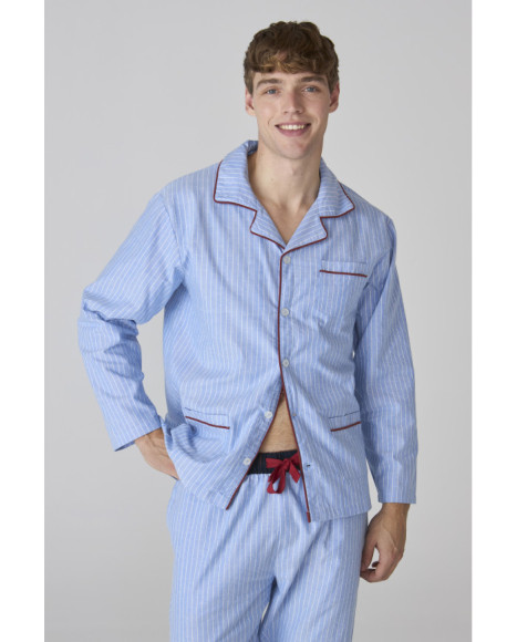 Set clásico de pijama para hombre en tono celeste y camisa de botones Set clásico de pijama para hombre en tono celeste y camisa de botones