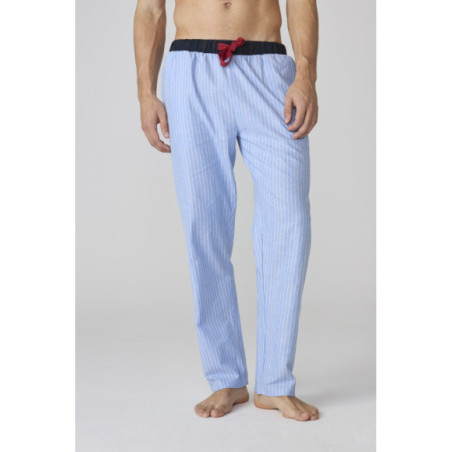 Set clásico de pijama para hombre en tono celeste y camisa de botones Set clásico de pijama para hombre en tono celeste y camisa de botones