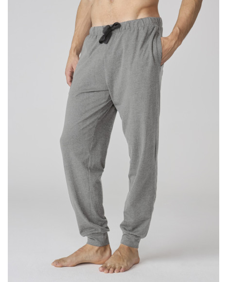 Set de pijama para hombre en gris jaspeado con camiseta a rayas y pantalón liso Set de pijama para hombre en gris jaspeado con camiseta a rayas y pantalón liso