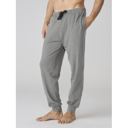 Set de pijama para hombre en gris jaspeado con camiseta a rayas y pantalón liso Set de pijama para hombre en gris jaspeado con camiseta a rayas y pantalón liso